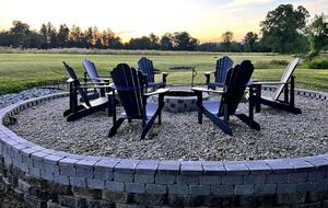 Hocking Hills Private Resort with Vineyard - New Plymouth, Ohio