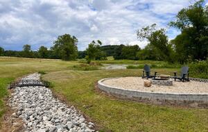 Hocking Hills Private Resort with Vineyard - New Plymouth, Ohio