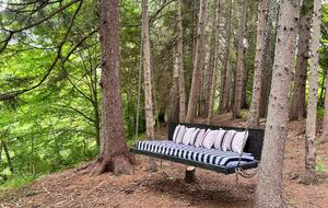 Hocking Hills Private Resort with Vineyard - New Plymouth, Ohio