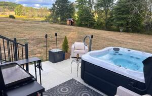 Hocking Hills Private Resort with Vineyard - New Plymouth, Ohio