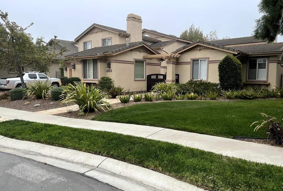 Contemporary Comfort in Arroyo Grande’s Gated Oasis - Arroyo Grande, California