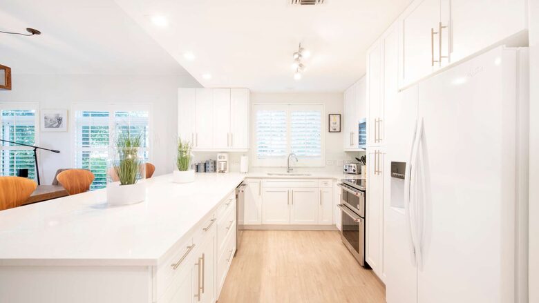 Beachfront Paradise at Crescent Point - seven mile beach, Cayman Islands