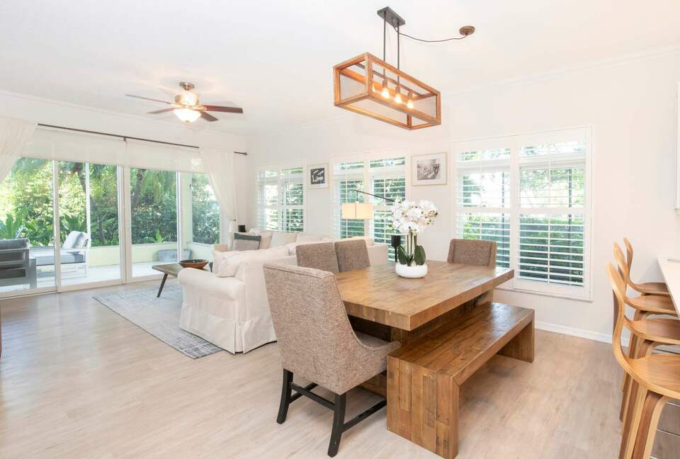 Beachfront Paradise at Crescent Point - seven mile beach, Cayman Islands