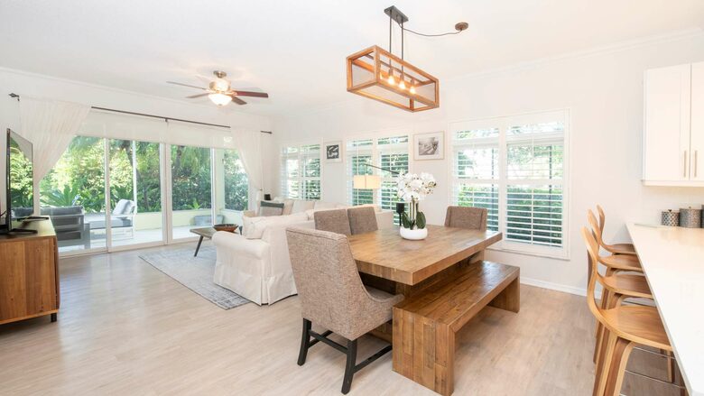 Beachfront Paradise at Crescent Point - seven mile beach, Cayman Islands