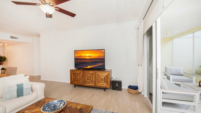 Beachfront Paradise at Crescent Point - seven mile beach, Cayman Islands