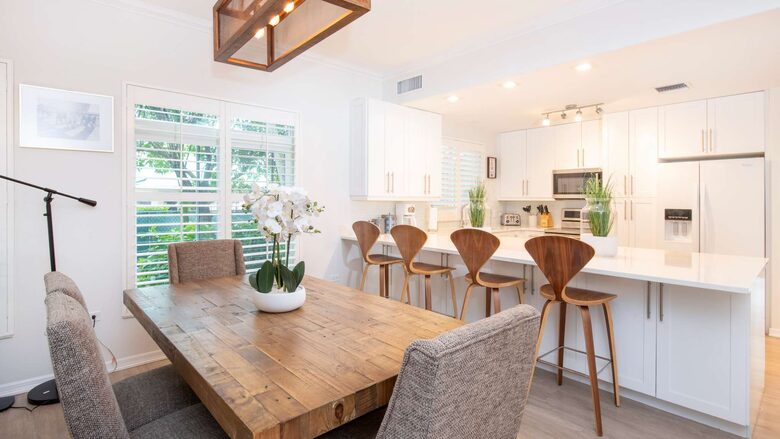 Beachfront Paradise at Crescent Point - seven mile beach, Cayman Islands