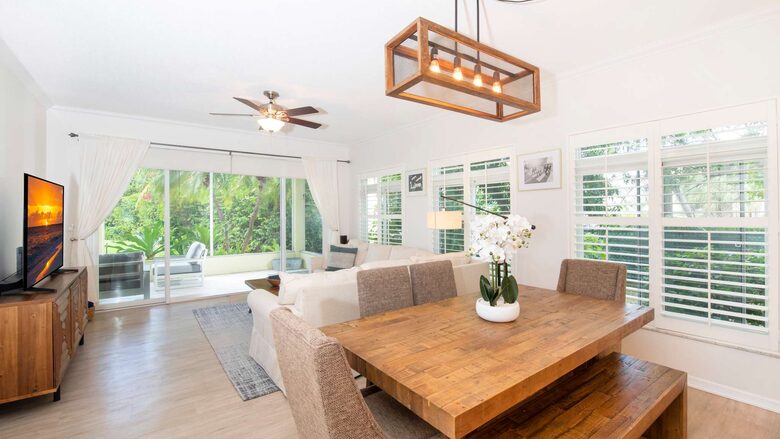 Beachfront Paradise at Crescent Point - seven mile beach, Cayman Islands