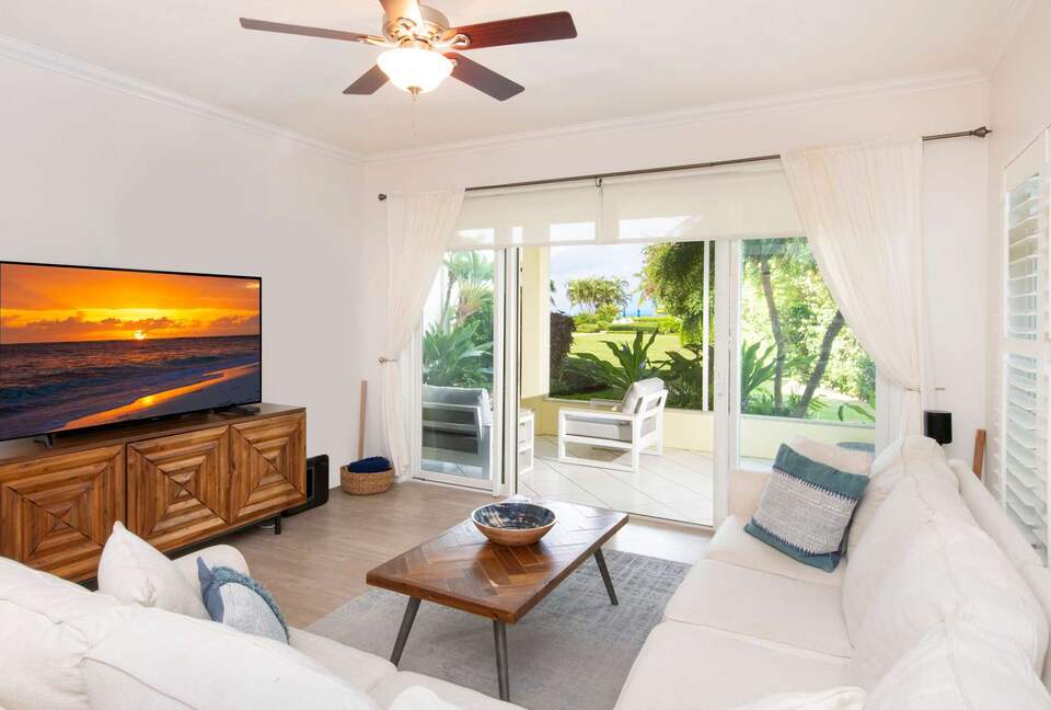 Beachfront Paradise at Crescent Point - seven mile beach, Cayman Islands