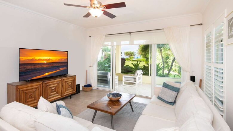 Beachfront Paradise at Crescent Point - seven mile beach, Cayman Islands