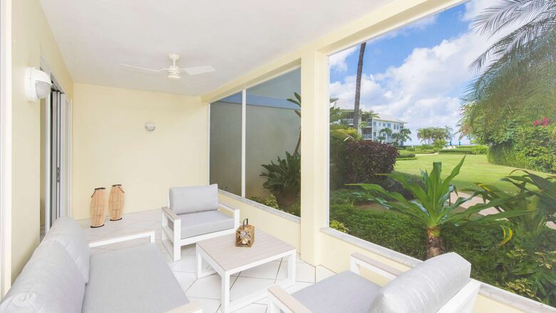 Beachfront Paradise at Crescent Point - seven mile beach, Cayman Islands