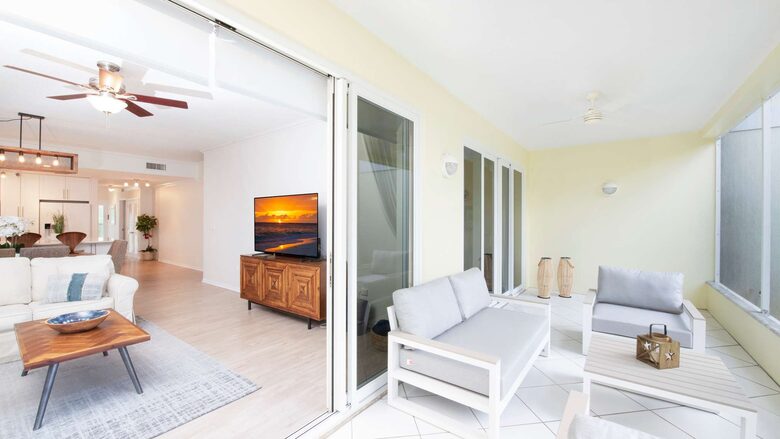 Beachfront Paradise at Crescent Point - seven mile beach, Cayman Islands