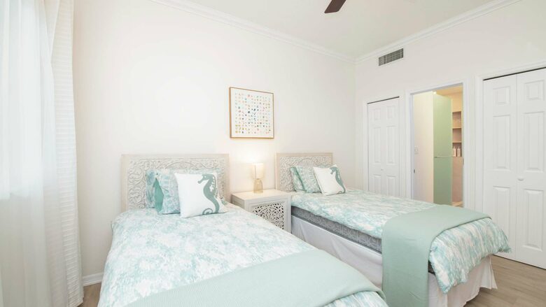 Beachfront Paradise at Crescent Point - seven mile beach, Cayman Islands