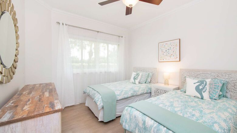 Beachfront Paradise at Crescent Point - seven mile beach, Cayman Islands