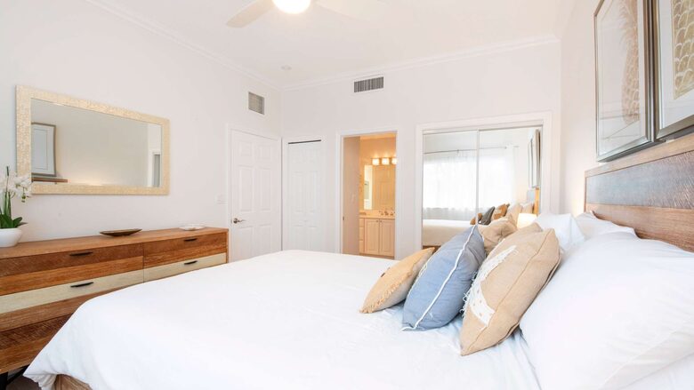 Beachfront Paradise at Crescent Point - seven mile beach, Cayman Islands