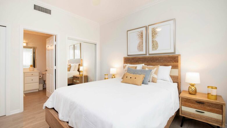 Beachfront Paradise at Crescent Point - seven mile beach, Cayman Islands