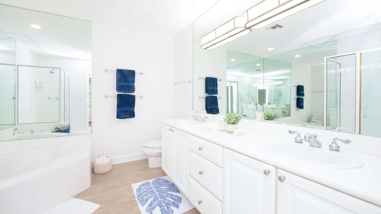 Beachfront Paradise at Crescent Point - seven mile beach, Cayman Islands