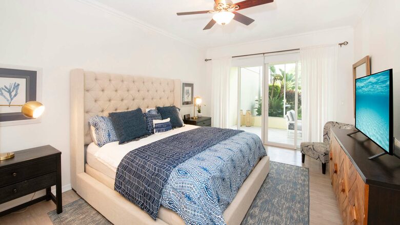 Beachfront Paradise at Crescent Point - seven mile beach, Cayman Islands