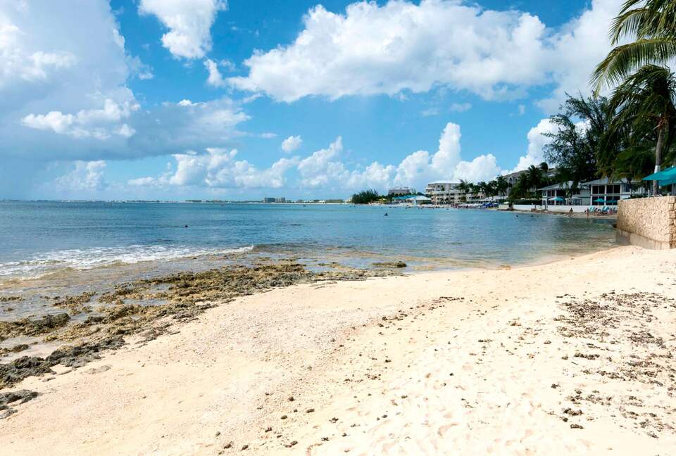 Beachfront Paradise at Crescent Point - seven mile beach, Cayman Islands
