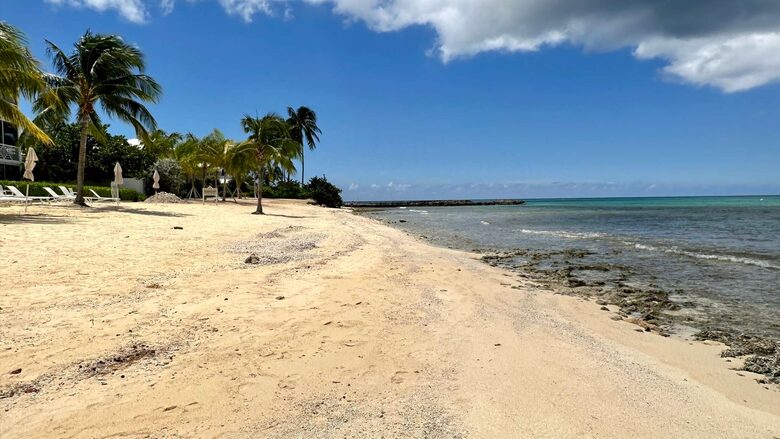 Beachfront Paradise at Crescent Point - seven mile beach, Cayman Islands