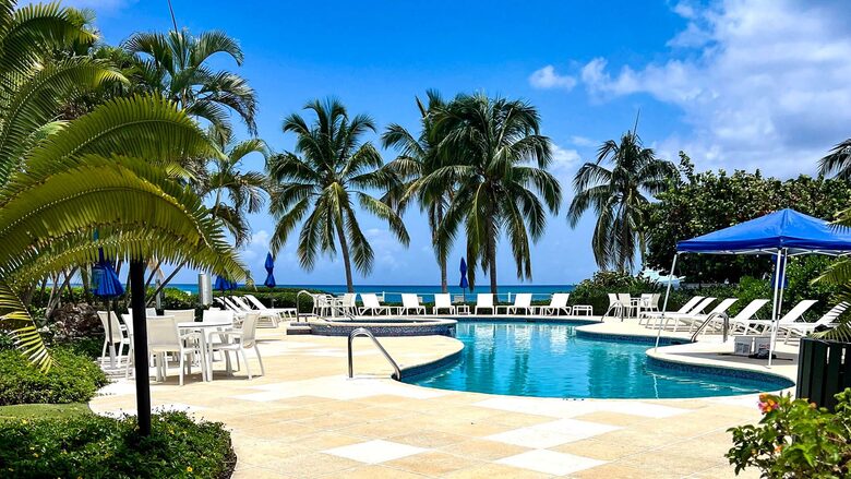 Beachfront Paradise at Crescent Point - seven mile beach, Cayman Islands
