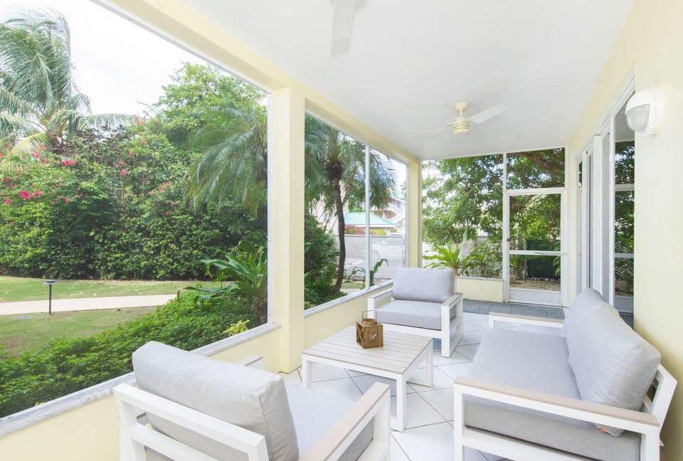 Beachfront Paradise at Crescent Point - seven mile beach, Cayman Islands