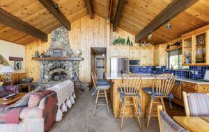 Homewood Hideaway | Steps from Lake Tahoe - Homewood, United States