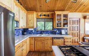 Homewood Hideaway | Steps from Lake Tahoe - Homewood, United States