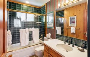 Homewood Hideaway | Steps from Lake Tahoe - Homewood, United States