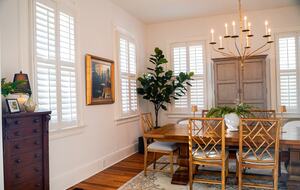 Dining Room w/ Seating for 8