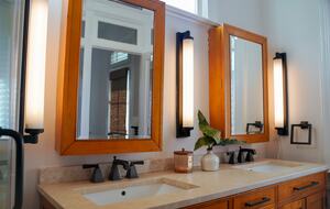Master Bathroom w/ Walk-in Shower