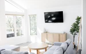 Newly Built Lakefront Cabin - Ninette, Canada