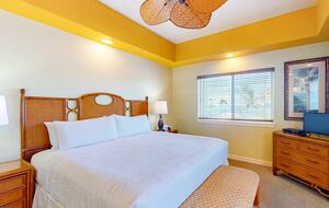 Kahalu'u Beach Condo with Infinity Pool & Spa - Kailua Kona, Hawaii