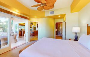 Kahalu'u Beach Condo with Infinity Pool & Spa - Kailua Kona, Hawaii