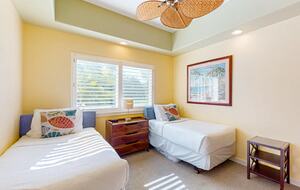 Kahalu'u Beach Condo with Infinity Pool & Spa - Kailua Kona, Hawaii