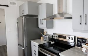 Newly Built Lakefront Cabin - Ninette, Canada