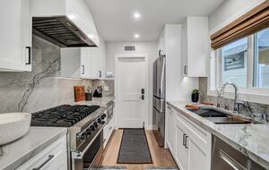 Contemporary Beachside Haven in the Heart of Newport Beach - Newport Beach, California