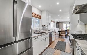 Contemporary Beachside Haven in the Heart of Newport Beach - Newport Beach, California