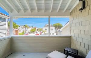 Contemporary Beachside Haven in the Heart of Newport Beach - Newport Beach, California