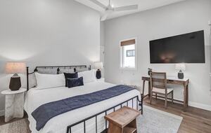 Contemporary Beachside Haven in the Heart of Newport Beach - Newport Beach, California