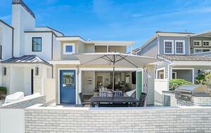 Contemporary Beachside Haven in the Heart of Newport Beach - Newport Beach, California