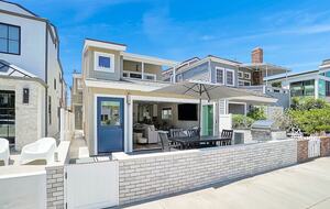 Contemporary Beachside Haven in the Heart of Newport Beach - Newport Beach, California
