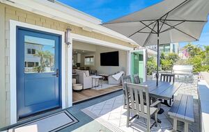 Contemporary Beachside Haven in the Heart of Newport Beach - Newport Beach, California