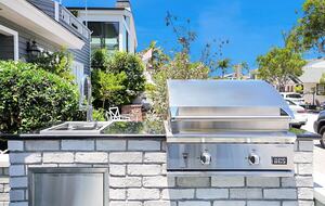 Contemporary Beachside Haven in the Heart of Newport Beach - Newport Beach, California