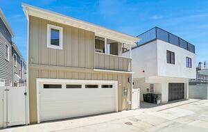 Contemporary Beachside Haven in the Heart of Newport Beach - Newport Beach, California