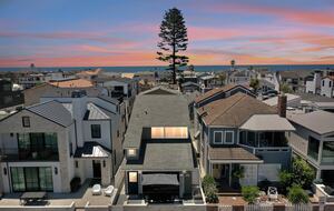Contemporary Beachside Haven in the Heart of Newport Beach - Newport Beach, California