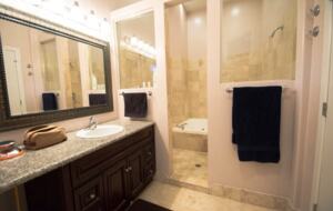 Stunning Duplex Penthouse with Skyline Views in Wicker Park - Chicago, Illinois