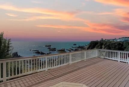 Rocky Waves Ocean Front Luxury Retreat - Brookings, Oregon