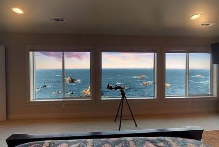 Rocky Waves Ocean Front Luxury Retreat - Brookings, Oregon