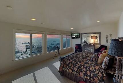 Rocky Waves Ocean Front Luxury Retreat - Brookings, Oregon