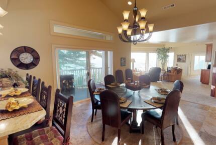 Rocky Waves Ocean Front Luxury Retreat - Brookings, Oregon